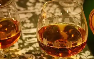 Коньячный снифтер: зачем нужен и как правильно его использовать