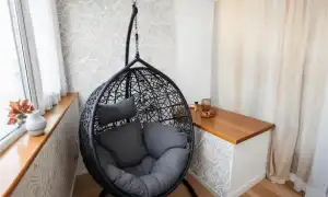 Подбираем кресла для балконов и лоджий