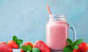 Пошаговый рецепт освежающего молочного коктейля с клубникой в блендере для летнего настроения