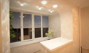 Применение декоративной штукатурки в отделке балкона