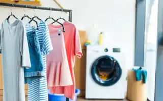 Убираем свежие и засохшие пятна монтажной пены с одежды. Как убрать монтажную пену с одежды.