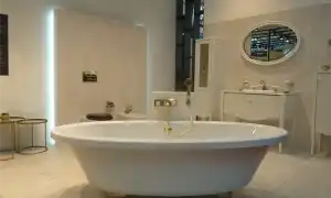 Уборка ванной комнаты и туалета за 20 минут до блеска. Ванны раковины унитазы чистят.