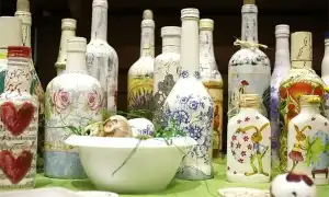 10 идей, как сделать декупаж бутылки своими руками. Декупаж бутылок своими руками.