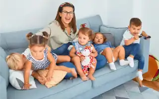 Чем очистить диван: топ эффективных средств для чистки мягкой мебели. Средство для чистки дивана из ткани.