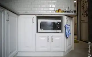 8 вариантов, куда поставить микроволновку на маленькой кухне до 6 кв. м. Куда поставить микроволновку в маленькой кухне.