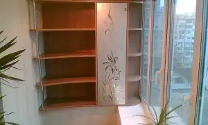 Угловой шкаф на балкон. Угловой шкаф на балкон.