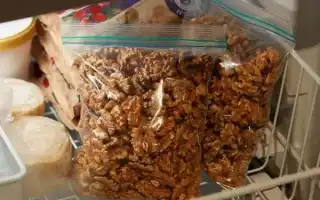 Как правильно хранить очищенные ядра грецких орехов. Как хранить очищенные грецкие орехи.