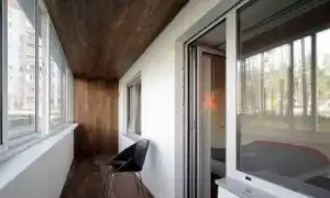 Отделка балкона ламинатом: правила и способы. Отделка балкона ламинатом.