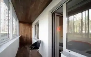 Отделка балкона ламинатом: правила и способы. Отделка балкона ламинатом.