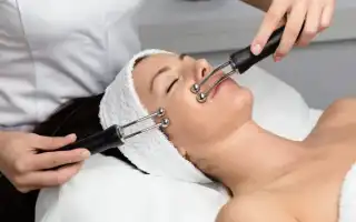 Процедура микротоки для лица: что это такое и где лучше ее делать, дома или в салоне, для достижения максимального эффекта?