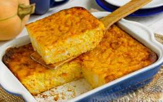 Вкусную запеканку из тыквы можно приготовить с фаршем, а можно с бананом или яблоком для всей семьи!