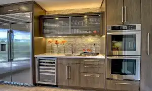 Какая максимальная высота кухонных шкафов. На какой высоте вешать кухонные шкафы.