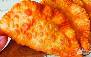 Как пожарить божественно вкусные чебуреки на сковороде: тонкости приготовления и секреты