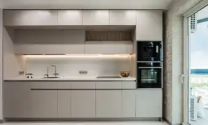 Особенности оформления дизайна кухни под потолок (50 реальных фото)