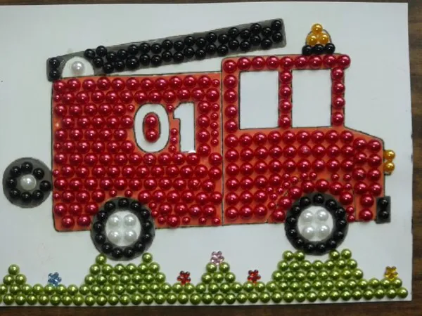 Аппликации в виде машины. Цветные машинки для детей. 18