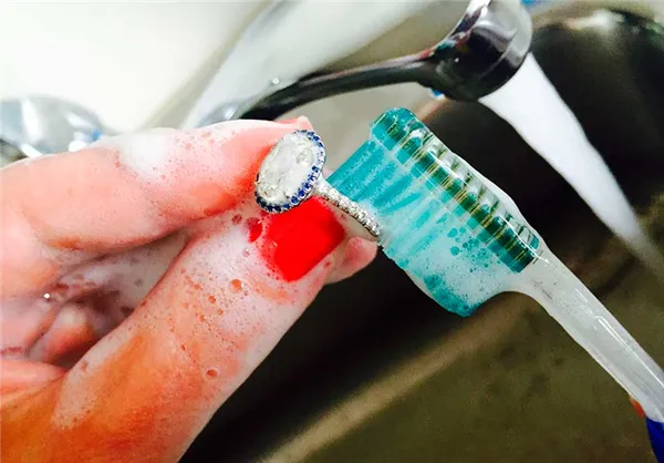 Чем чистить белое золото в домашних условиях. Как почистить белое золото. 2