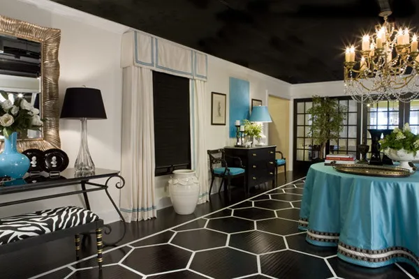 Глянцевый неструктурный потолок