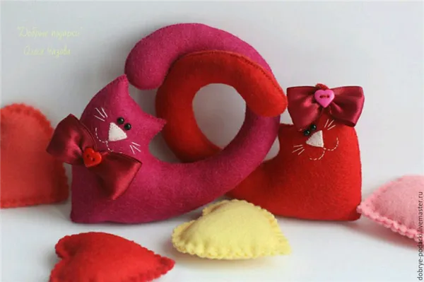 Котики из ткани фетр