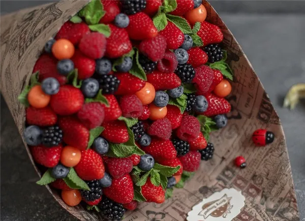 Букет из ягод