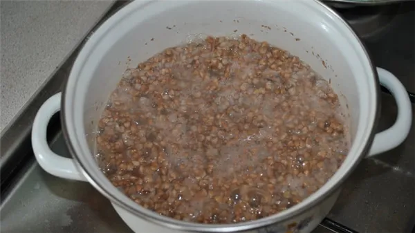 Срок хранения вареной гречки: сколько дней можно хранить в холодильнике или при комнатной температуре