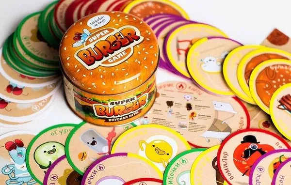 Игра супер - отлично подойдет для небольшой компании. Очень смешная, не напрягает, позволяет параллельно общаться делая тем самым игру еще интереснее. Играли у друзей - валялись все под столом. Всем советую.