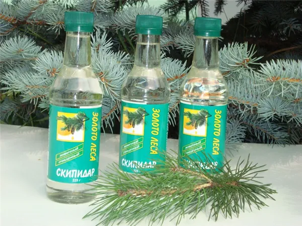 Пятна от плесени с цветной ткани удаляют при помощи скипидара