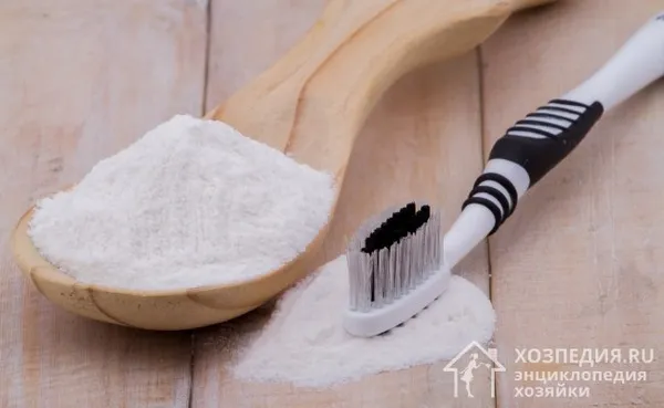 Сода – идеальный абразив, который эффективно удалит желтизну и при этом не навредит поверхности силикона