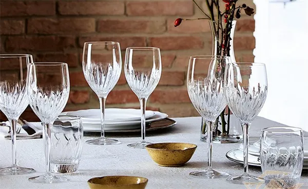 Как легко отличить хрусталь от стекла: 5 основных отличий. Хрустальное стекло что это. 11