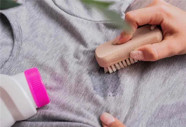 Народные средства для выведение пятен соляры с одежды