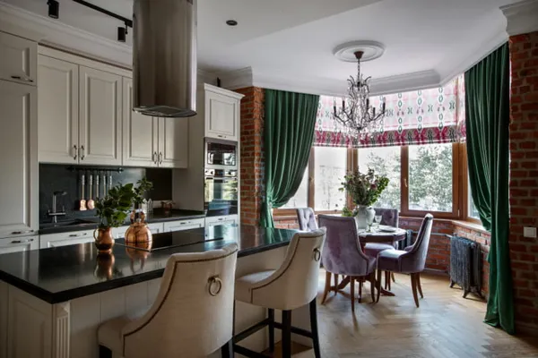 Изумрудные шторы и кирпич