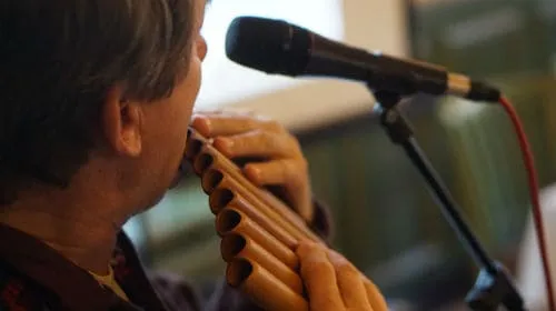 Игра на флейте Пана