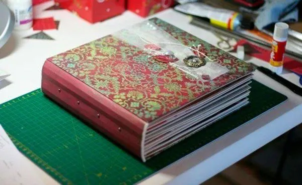 Как сделать альбом в технике скрапбукинг своими руками. Скрапбукинг для начинающих фотоальбом. 32