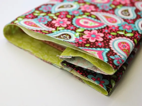 Как украсить блокнот? Как можно украшать внутри и снаружи своими руками? Красивое украшение обложки и первой страницы, примеры 