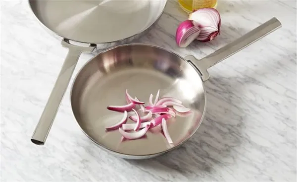 Сковорода из нержавейки