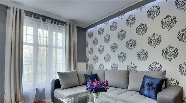 Какие обои выбрать для зала, чтобы комната казалась больше. Обои для зала в частном доме. 9