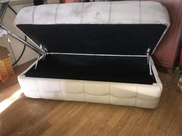 Как выбрать прикроватный пуфик в спальню. Пуфики в спальню. 2