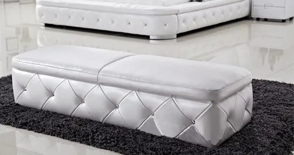 Длинный прямоугольный пуф