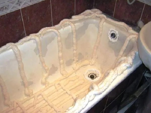 Вкладыш-в-ванну-Виды-цена-и-как-установить-вкладыш-в-ванну-7