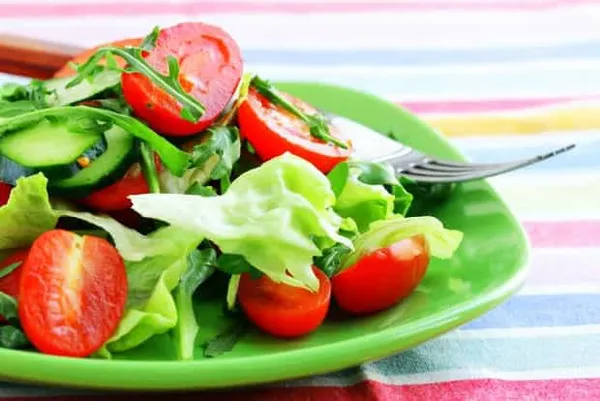 Хранение салата из свежих помидоров и огурцов