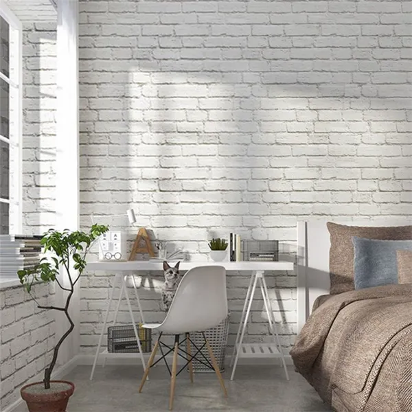 Интерьер с белой кирпичной стеной