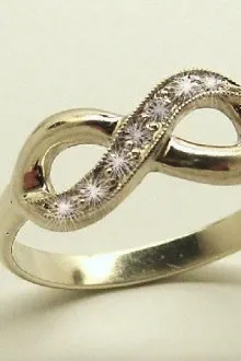 Кольцо бесконечности