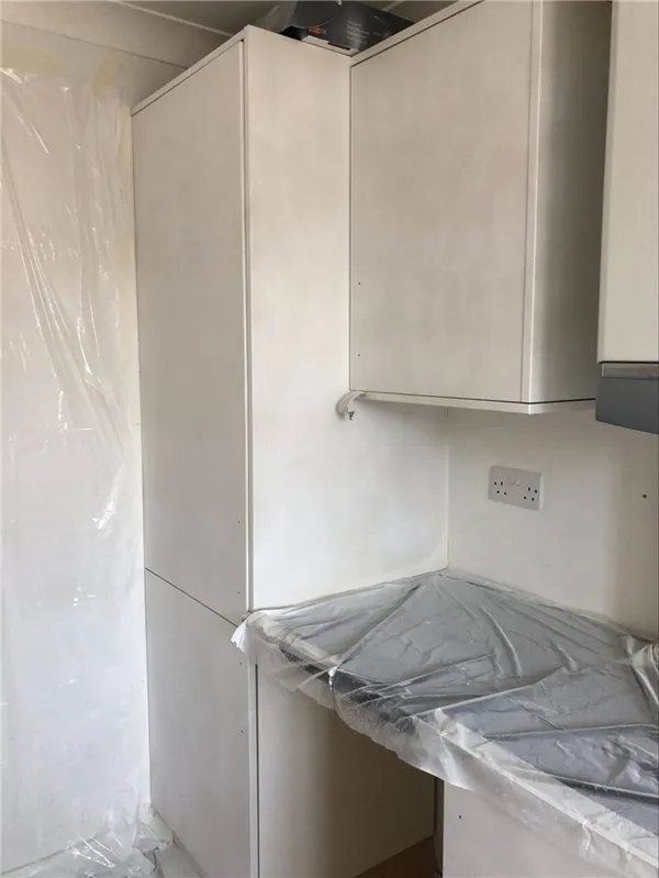 Крашеные фасады для кухни: особенности и правила ухода. Покраска фасадов кухни. 12