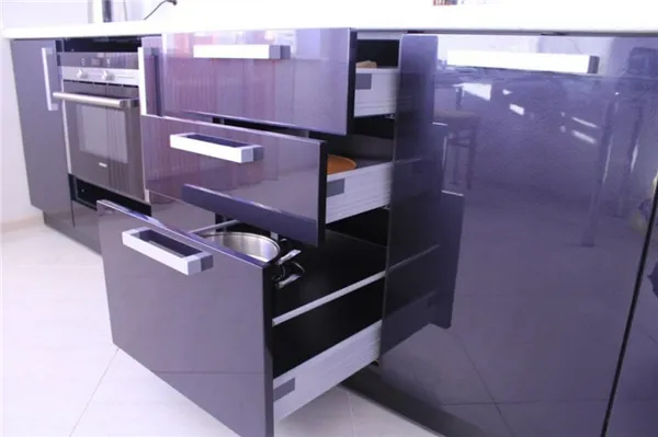 Крашеные фасады для кухни: особенности и правила ухода. Покраска фасадов кухни. 18