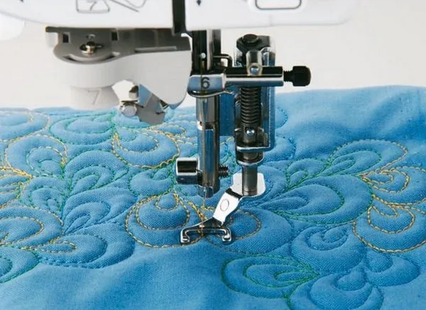 Квилтинг стежка по контурам