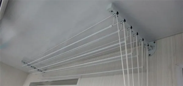 Балконная сушилка для белья «Лиана»: описание, виды и инструкция по установке своими руками