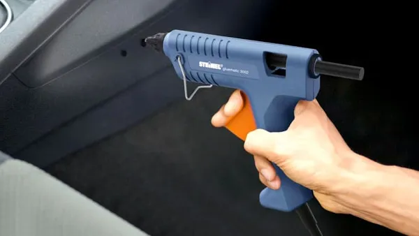 Внешне инструмент похож на личное огнестрельное «оружие». Неважно, профессиональное оно или для рукоделия