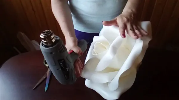 Мастер-классы по изготовлению своими руками гигантских цветов из изолона. Лилия из изолона. 2