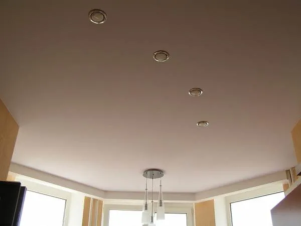 Матовый-натяжной-потолок-Описание-особенности-виды-и-цена-матовых-натяжных-потолков-1