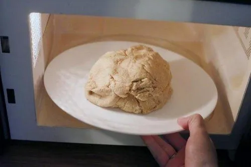 Можно ли хранить дрожжевое тесто в холодильнике и как это делать. Как хранить дрожжевое тесто. 10