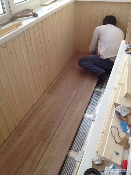 Отделка балкона ламинатом: правила и способы. Отделка балкона ламинатом. 5